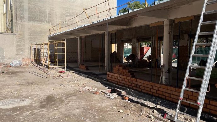 Estado actual de las obras de remodelación del edificio de puestos del mercado
