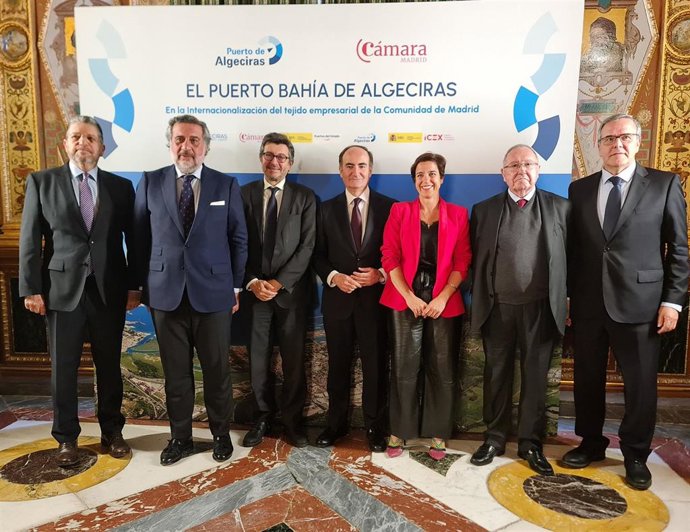 El presidente de la Autoridad Portuaria de la Bahía de Algeciras (APBA), Gerardo Landaluce, y el presidente de la Cámara de Comercio de Madrid, Ángel Asensio, en una jornada sobre el Puerto de Algeciras.