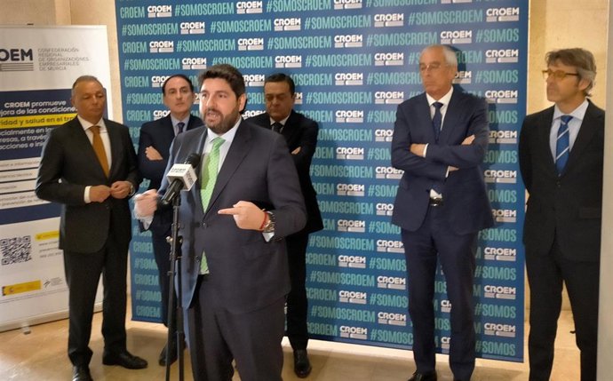 El presidente del Gobierno murciano, Fernando López Miras, en la rueda de prensa