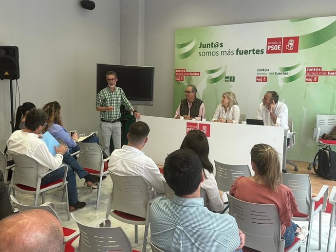 Asistentes al aula permanente de formación municipalista impulsada por el PSOE en la provincia.