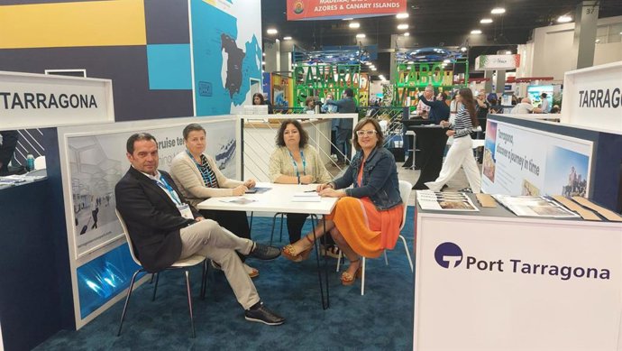 Los representantes del Port de Tarragona en Seatrade Cruise Global.