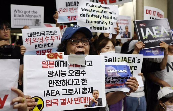 Archivo - Concentración en Corea del Sur contra la decisión de Japón de verter agua tratada de la central de Fukushima.