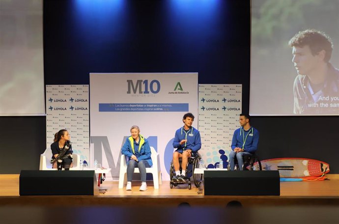 Jornada sobre deporte paralímpico celebrada en el marco del programa Mentor 10 en la Universidad Loyola.