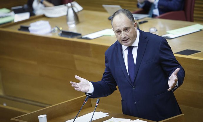 El portaveu d'Indústria i Comerç del GPP, Salvador Aguilella,