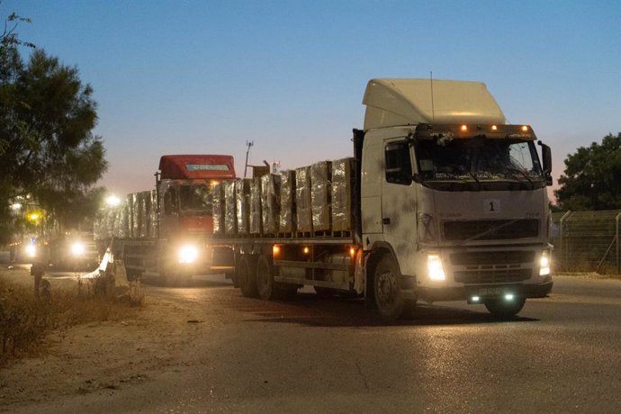 Camiones de ayuda para el norte de Gaza