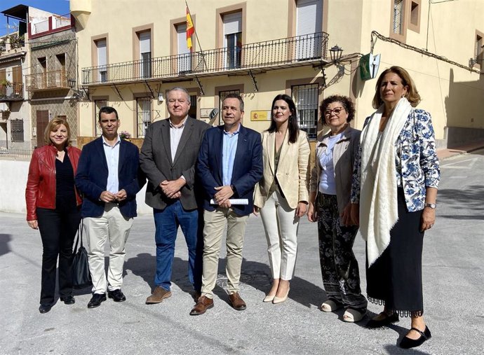 Los parlamentarios del PP, en su visita a Abanilla