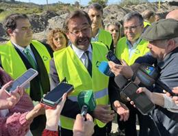 El delegado del Gobierno andaluz en Granada, Antonio Granados, atiende a los medios.
