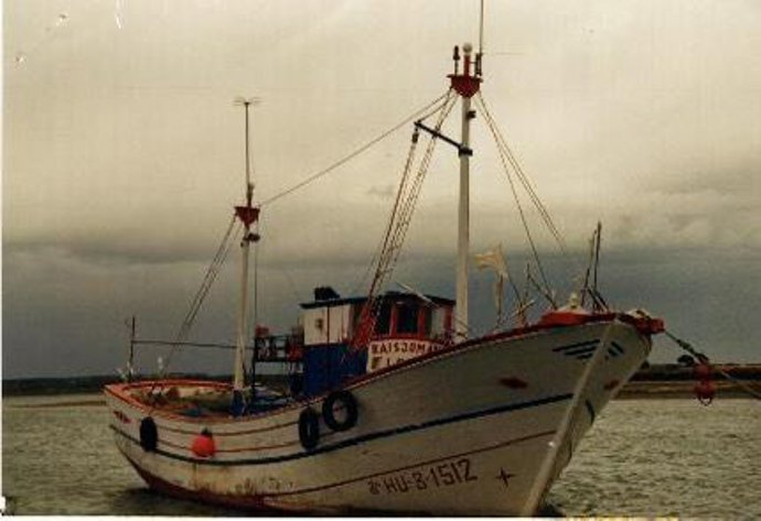 Imagen de la embarcación hundida en la costa de Huelva.