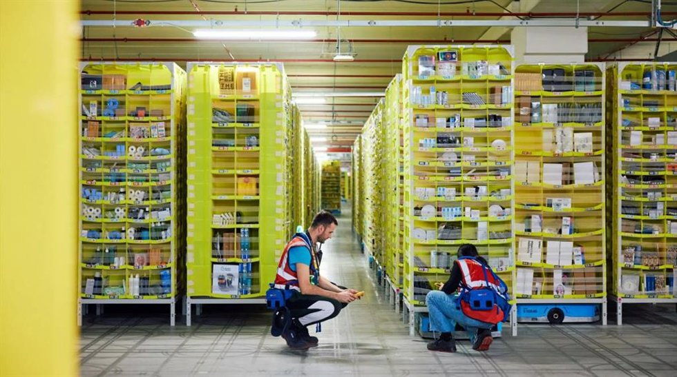 Interior del Operations Innovation Lab de Amazon en Vercelli (Italia)