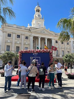 Photocall colocado en la plaza San Juan de Dios con motivo del concierto 'Latin Grammy Celebra: Paco de Lucía'