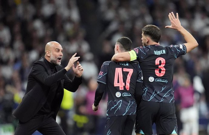 Phil Foden celebra su gol frente a Pep Guardiola