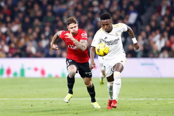 Archivo - Vinicius Junior of Real Madrid in action during the Spanish League, LaLiga EA Sports, football match played between Real Madrid and RCD Mallorca at Santiago Bernabeu stadium on January 03, 2024, in Madrid, Spain.