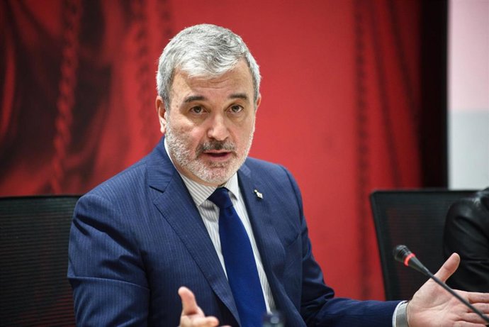 Archivo - El alcalde de Barcelona, Jaume Collboni, durante una rueda de prensa ante representantes públicos, en el ICAB, a 5 de marzo de 2024, en Barcelona