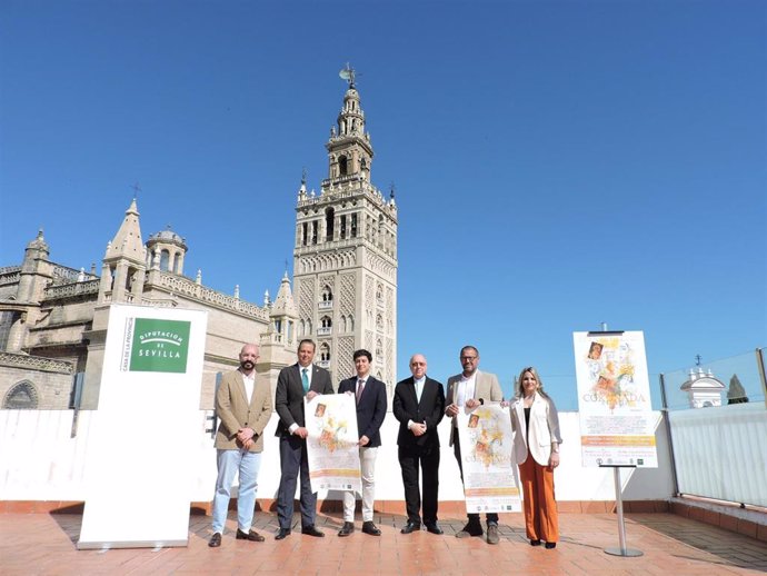 Presentación de la muestra 'La devoción coronada y el arte', una exposición organizada y producida por la Hermandad de la Vera Cruz de la localidad sevillana de Brenes