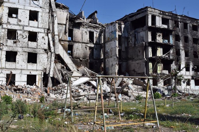 Archivo - September 26, 2023, Orikhiv, Zaporizhzhia, Ukraine: A view of an apartment building that was damaged by Russian shelling in Orikhiv. The situation in the ongoing counteroffensive near Orikhiv in western Zaporizhia region, led by Ukrainian armed 