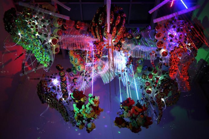 Archivo - La pieza Creature 2024, animada con respiración artificial, del artista Lee Byungchan