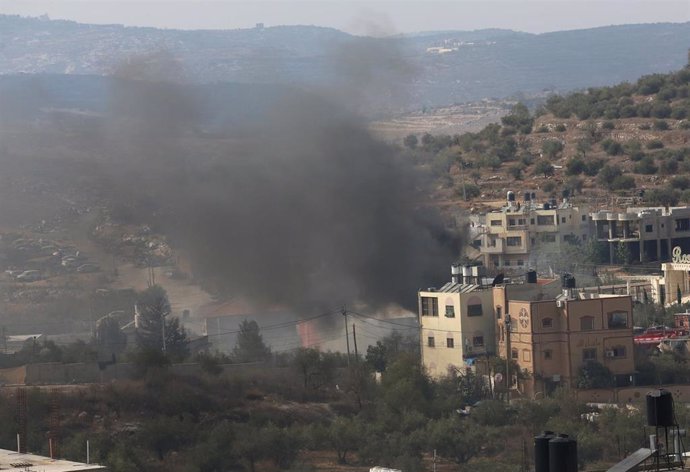 Archivo - Imagen de archivo de un ataque de colonos palestinos en Nablús (Cisjordania) 