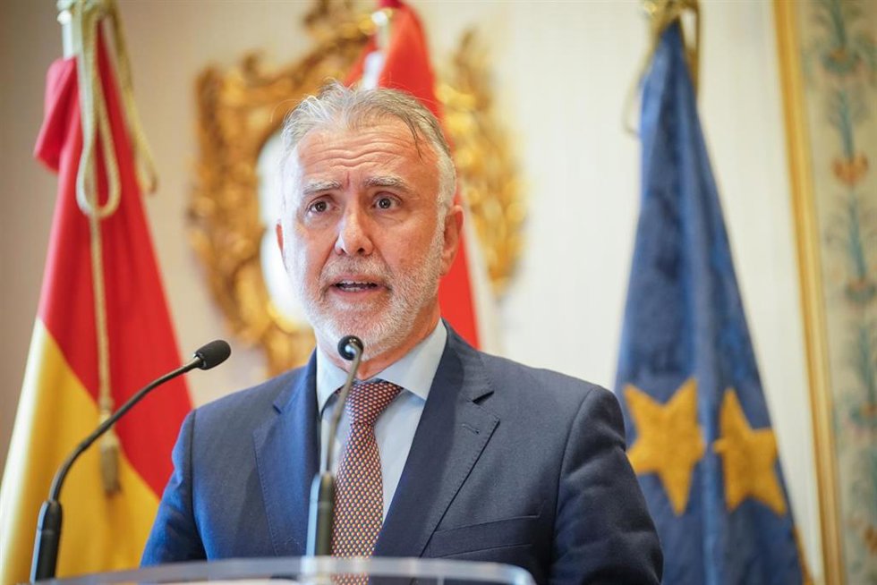 Archivo - El ministro de Política Territorial y Memoria Democrática, Ángel Víctor Torres.