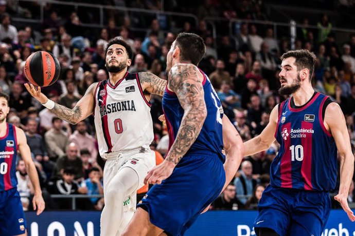 Archivo - Markus Howard of Baskonia in action during the ACB Liga Endesa, match played between FC Barcelona and Baskonia at Palau Blaugrana on December 17, 2023 in Barcelona, Spain.