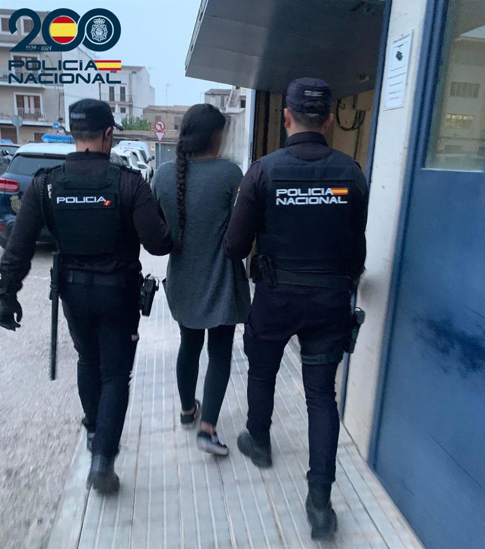 Detenida una mujer por robar en un establecimiento y agredir a una trabajadora en Manacor