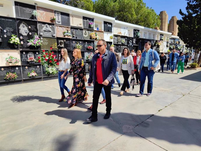 La secretaria del Área Institucional del PSPV-PSOE y delegada del Gobierno en la Comunitat Valenciana, Pilar Bernabé, en el acto 'Cal que algú recorde la llibertat', organizado por la Associació per la Memòria Democràtica Progrés i Solidaritat de Oliva