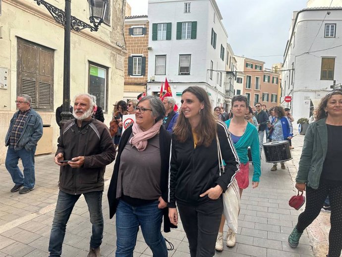 La diputada de Unidas Podemos en el Parlament, Cristina Gómez, junto a la coordinadora de Podemos en Baleares, Lucía Muñoz.
