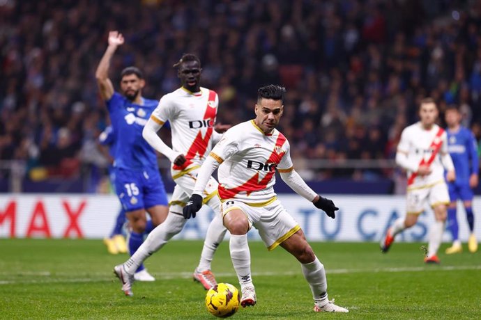 Archivo - Radamel Falcao, durante un partido con el Rayo Vallecano.