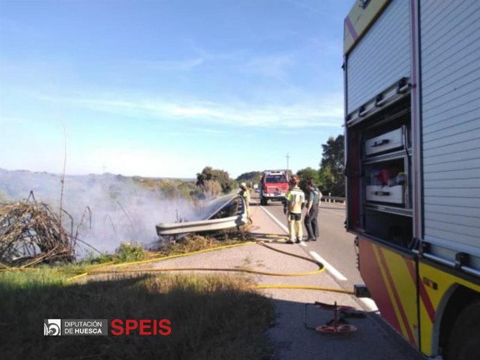 Incendio en la n-240, en Barbastro.