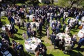 Foto: Multitudinaria fiesta de aire nupcial de Rueda: "estilo Galicia" con pulpo, gaitas y la cantante de la Panorama