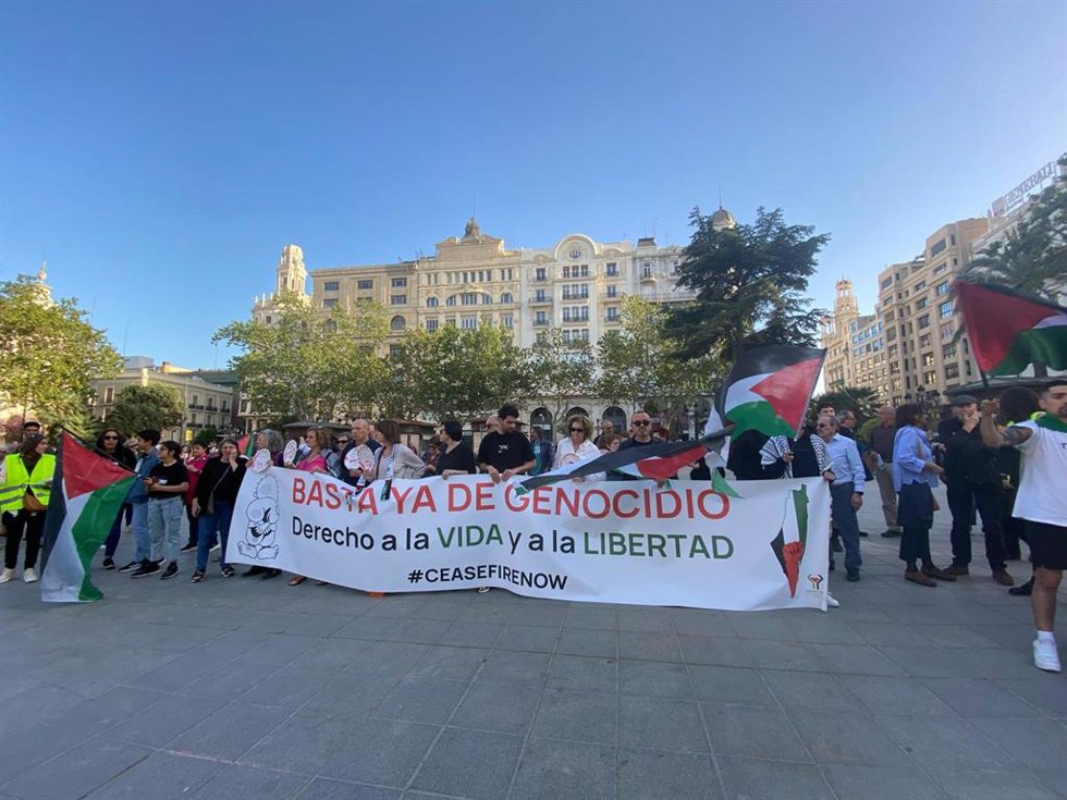 Una concentración exige el "cese inmediato" de la "hambruna impuesta" y los "bombardeos continuos" en Gaza