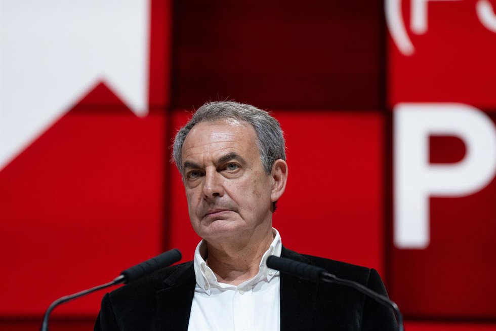 El expresidente del Gobierno José Luis Rodríguez Zapatero durante la apertura del 15 Congreso del PSC, en el Palau de Congressos de Catalunya, a 15 de marzo de 2024, en Barcelona, Catalunya (España).