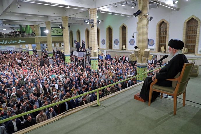 El líder supremo de Irán, el ayatolá Alí Jamenei, da un discurso