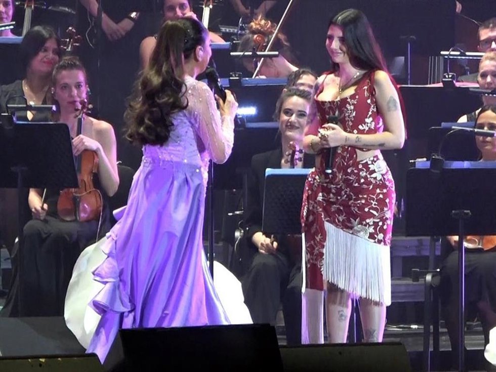 ISABEL PANTOJA Y NAIARA EN EL WIZINK CENTER