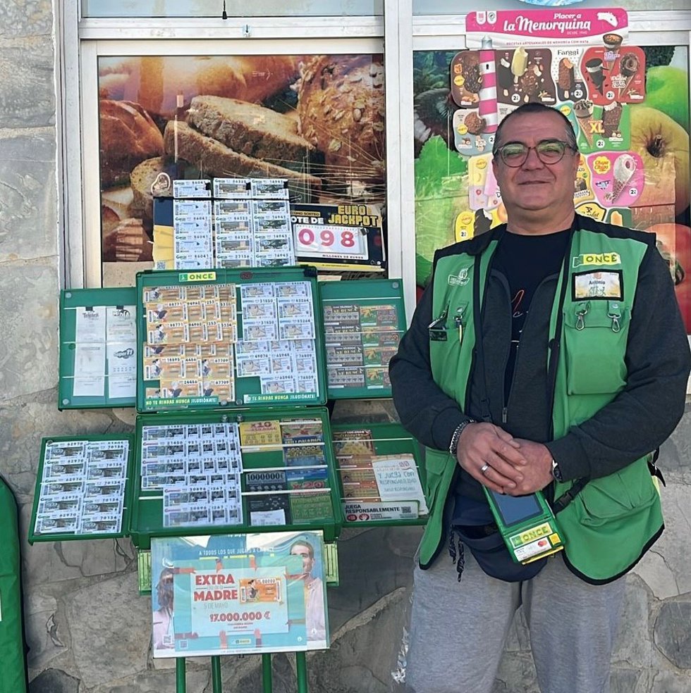 El vendedor del cupón premiado, Antonio José Ontiveros.