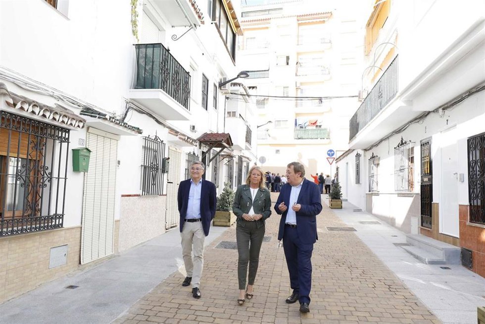 Las obras han supuesto la renovación de las infraestucturas de saneamiento  y mobiliario urbano, entre otros.