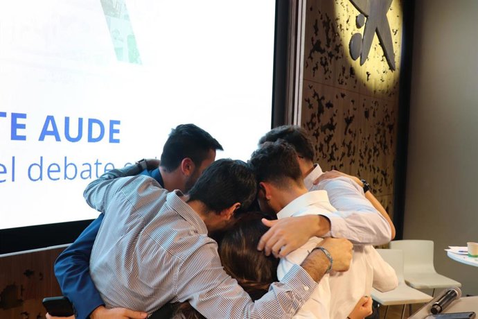 Más de 30 universitarios recorren institutos públicos de la Comunidad de Madrid para enseñar oratoria