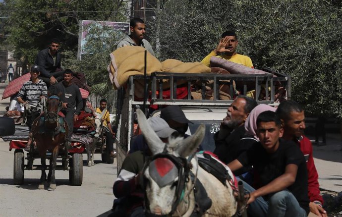 Imagen de archivo de palestinos desplazados por la fuerza en Gaza 