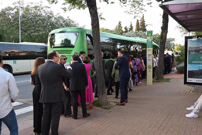 Autobús de Tomares para ir a la Feria de Sevilla.