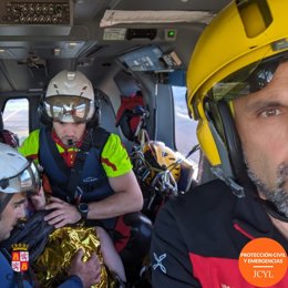 Rescatada una mujer atrapada una isla con matorrales en medio del río Duero, en San Bernardo.