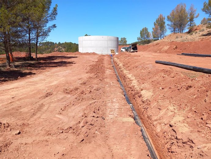 La Generalitat inicia las obras de un depósito de agua en Requena para la  prevención de incendios