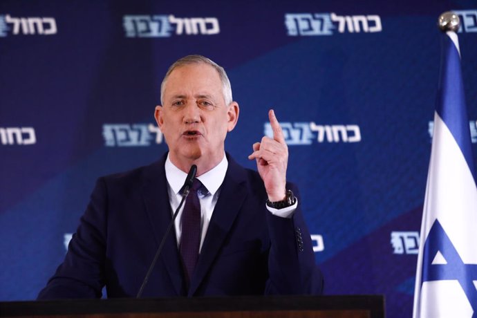 Archivo - (200308) -- RAMAT GAN, March 8, 2020 (Xinhua) -- Blue and White leader Benny Gantz delivers a statement in the central Israeli city of Ramat Gan, on March 7, 2020.