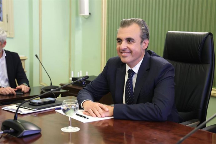 Archivo - El conseller de Educación y Universidades, Antoni Vera. 