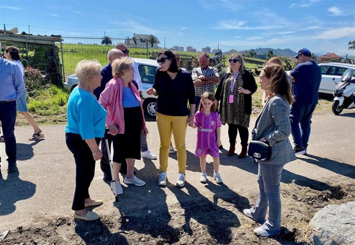 El Ayuntamiento convierte en aparcamiento un terreno utilizado como vertedero en la calle Foramontanos