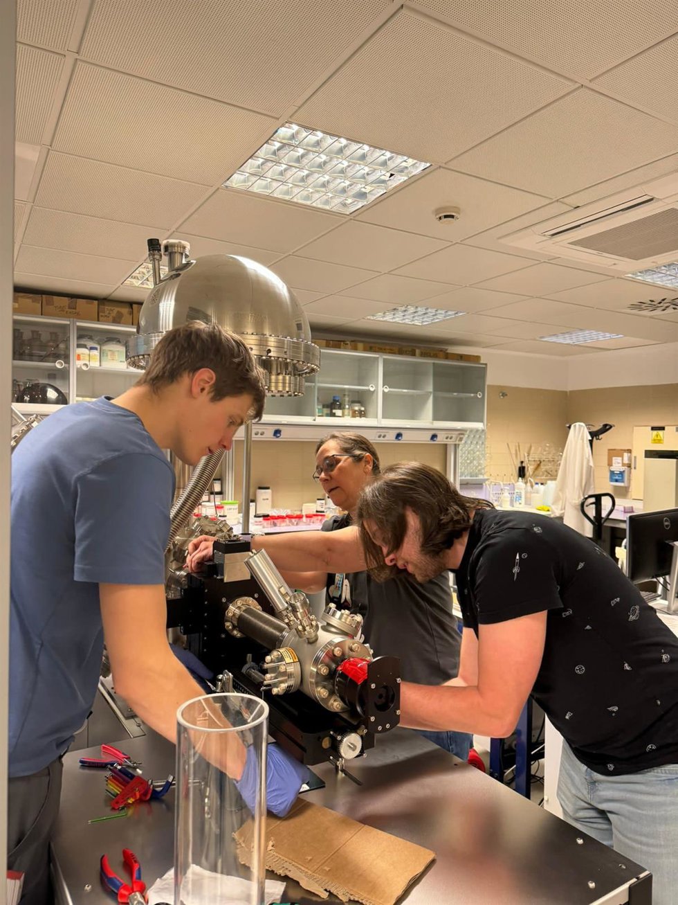 El IRICA recibe el primer equipo de espectroscopía de fotoelectrones de rayos X de Castilla-La Mancha.