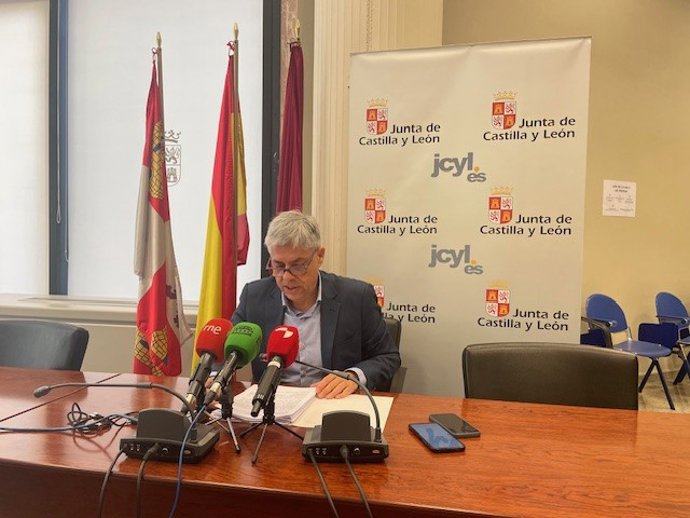 El delegado territorial de la Junta en León, Eduardo Diego, durante la rueda de prensa.