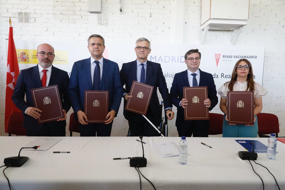 Firma del protocolo del Plan Extraordinario de Realojos en la Cañada Real para realojar a 1.600 familias