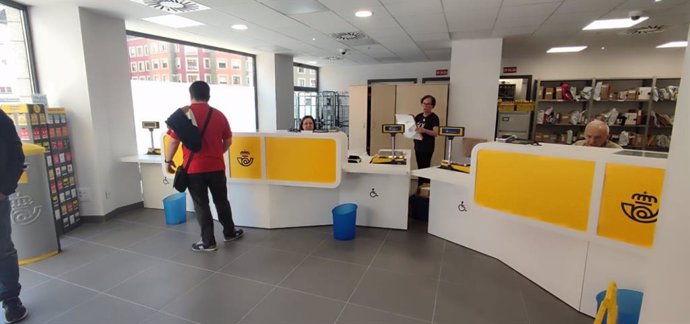 Nueva oficina de Correos en Oviedo.