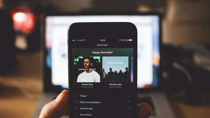 Interfaz de Spotify en un móvil