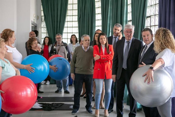 El presidente de Castilla-La Mancha, Emiliano Garcia-Page, inaugura la reforma del Centro de Mayores de Illescas.