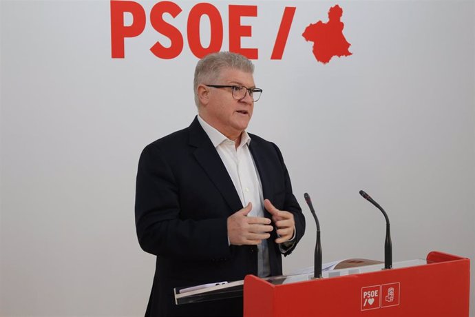 El secretario general del PSOE de la Región de Murcia y portavoz del Grupo Parlamentario Socialista, Pepe Vélez